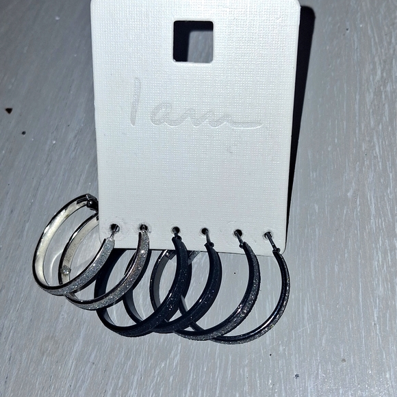3 Sets NWT Hoop Earrings - Picture 2 of 7